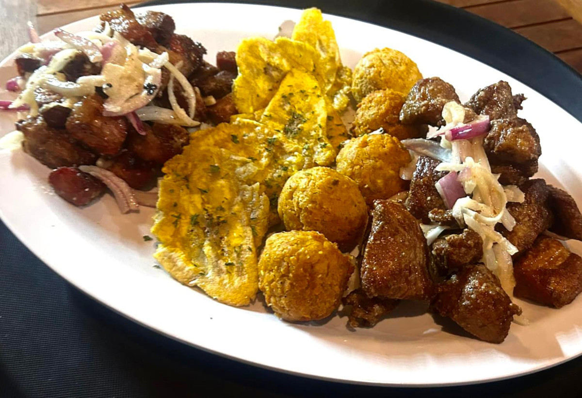 Why Locals and Tourists Love Otra Cosa Bar & Restaurant in Gurabo